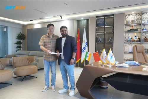 Dê as boas-vindas ao nosso amigo indiano para visitar o Grupo Grtech para revestimento de embreag...