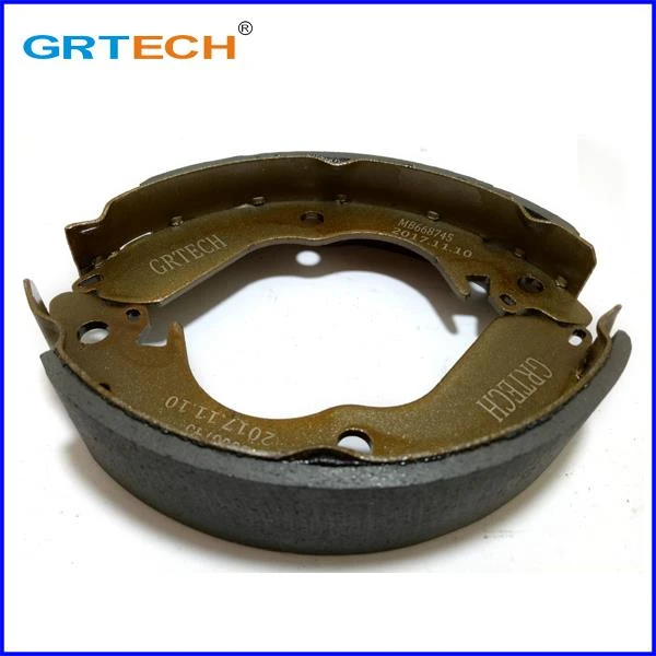 MB668745 Rear Brake Shoe Assembly